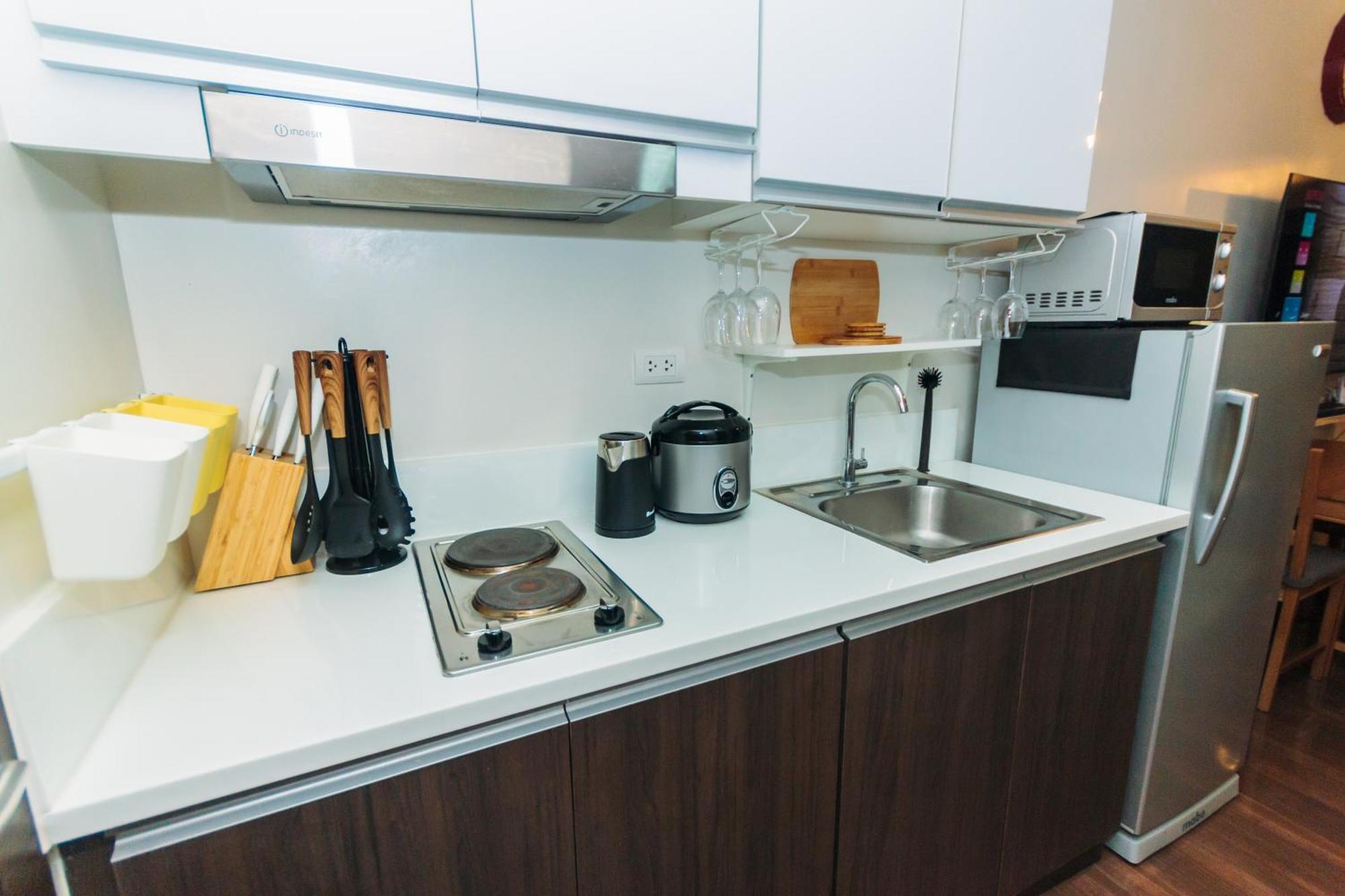 Urban Charm Cozy Meet 60 Air Swim Gym Park 300mb Apartment Manila