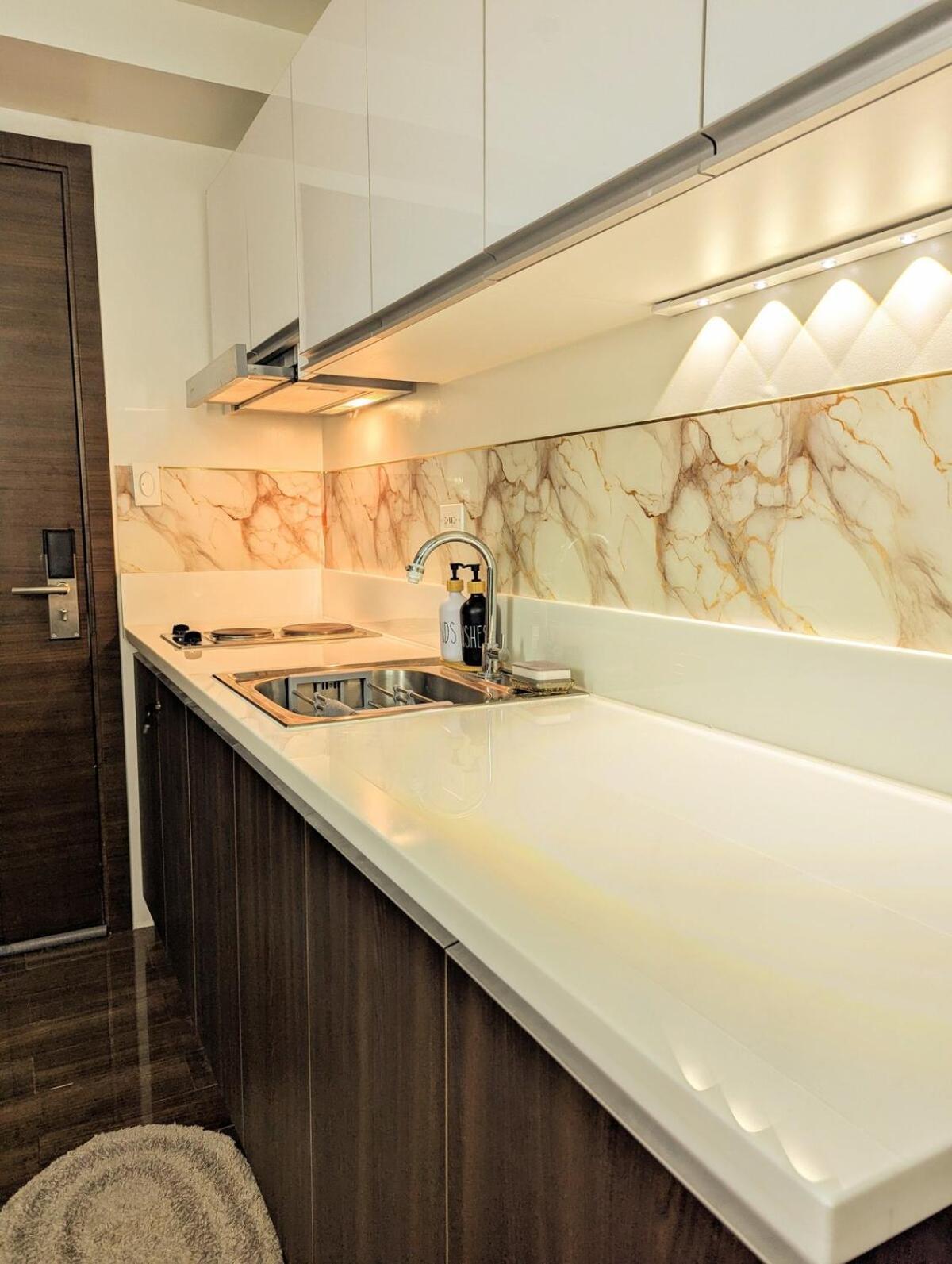 Aparthotel Wanderers Nest Air Residences Makati