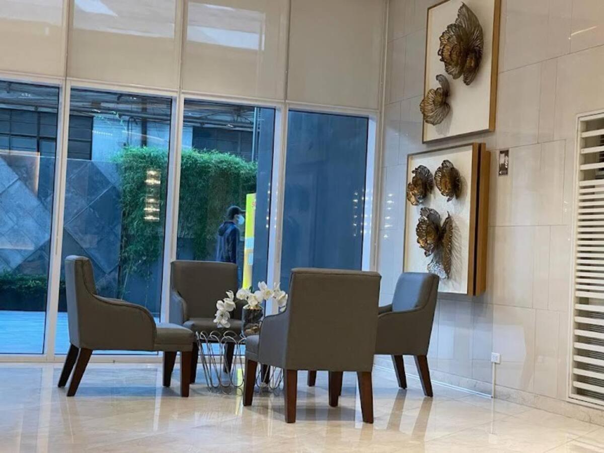 1 Bedroom Unit In Fame Tower 4 - 15th Flr