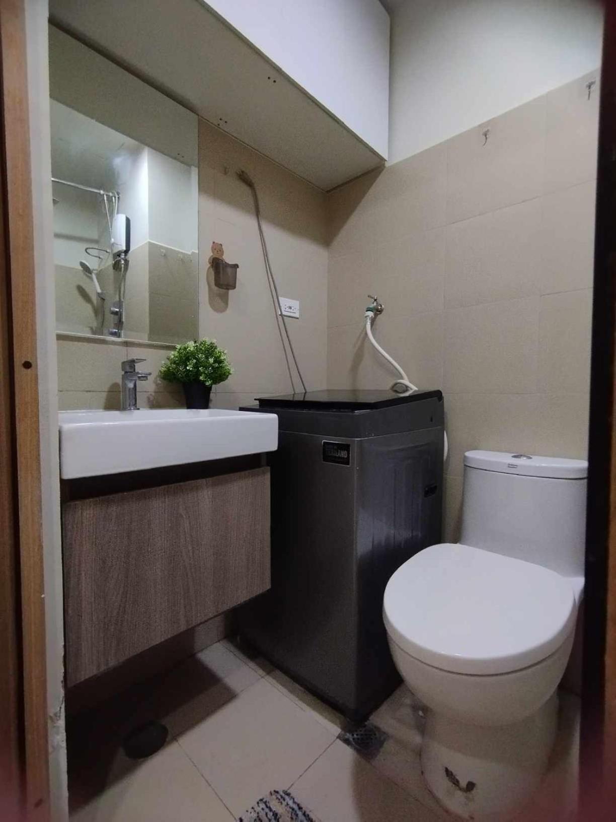 Stylish Getaway In The Heart Of The - Mall Of *