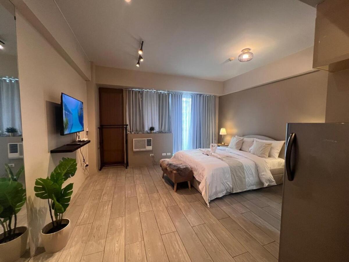 Across Airport Naia T3 Comfy Unit With Balcony