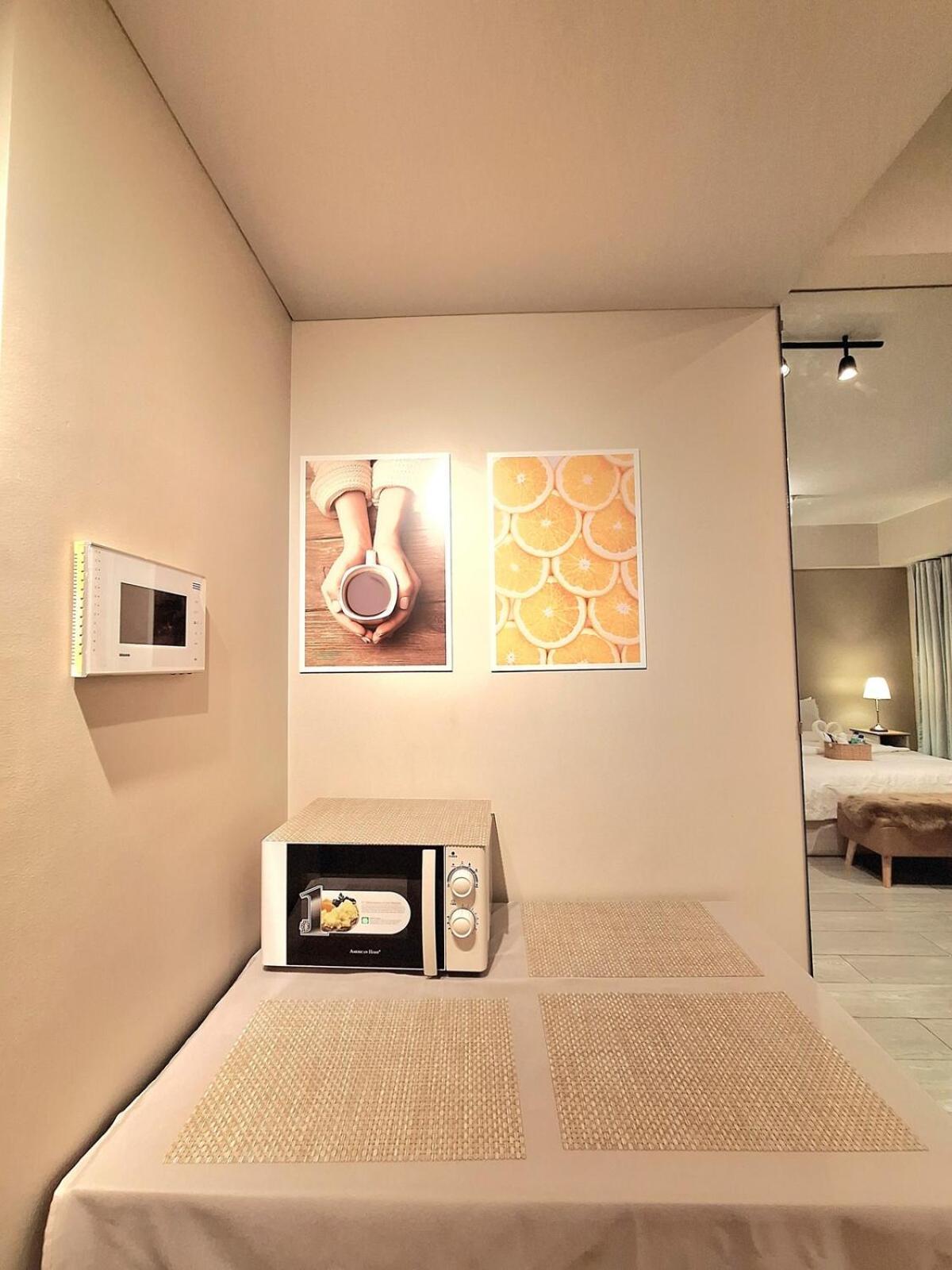 Apartment Across Airport Naia T3 Comfy Unit With Balcony
