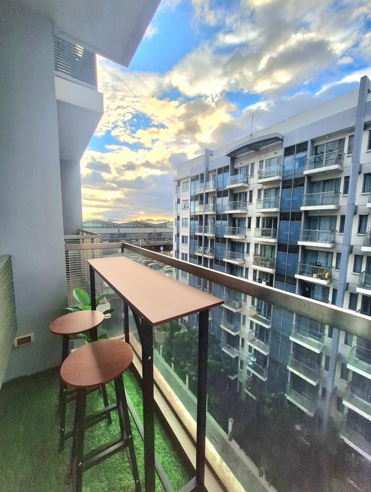 Across Airport Naia T3 Comfy Unit With Balcony