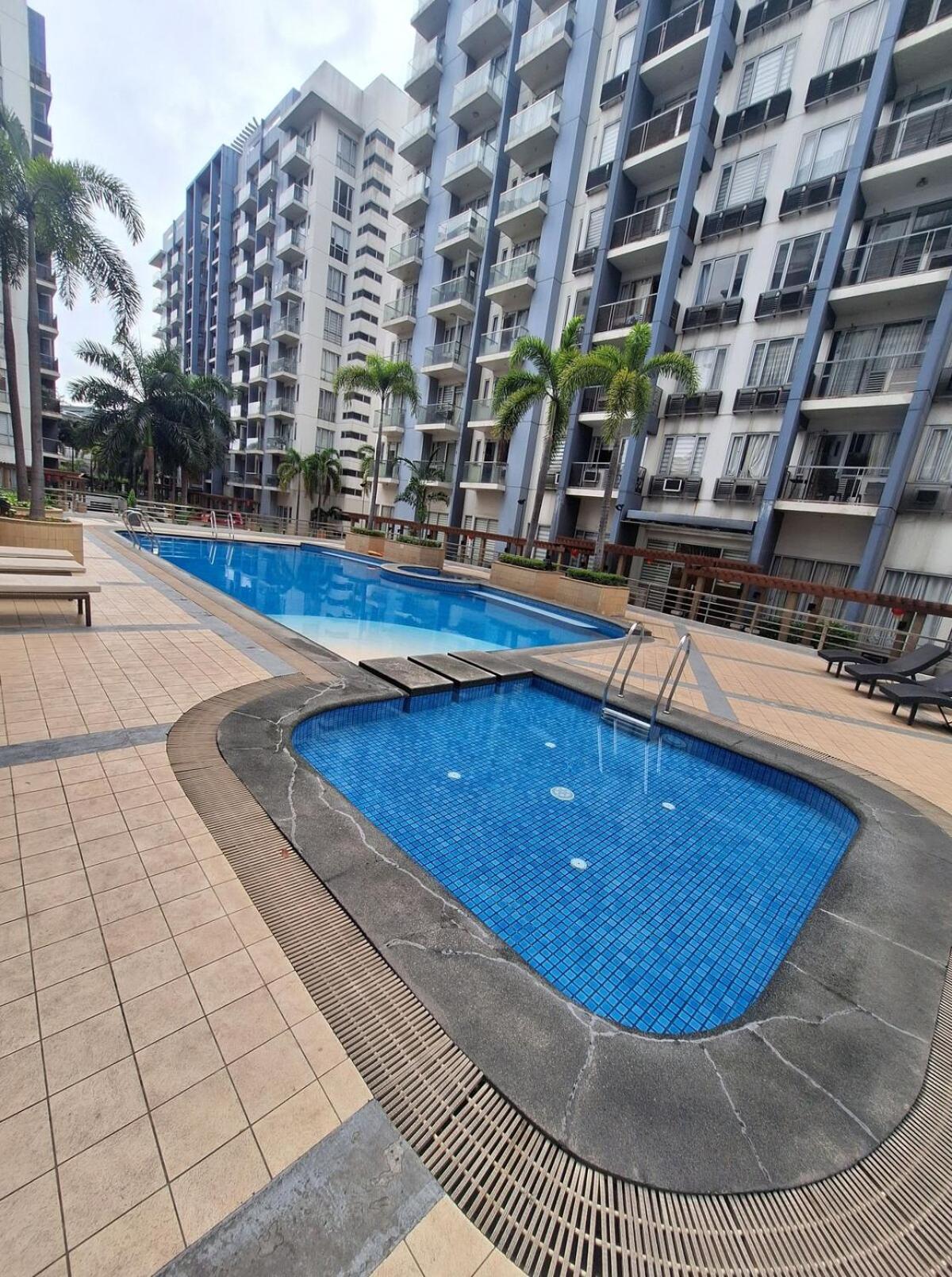 Across Airport Naia T3 Comfy Unit With Balcony Apartment