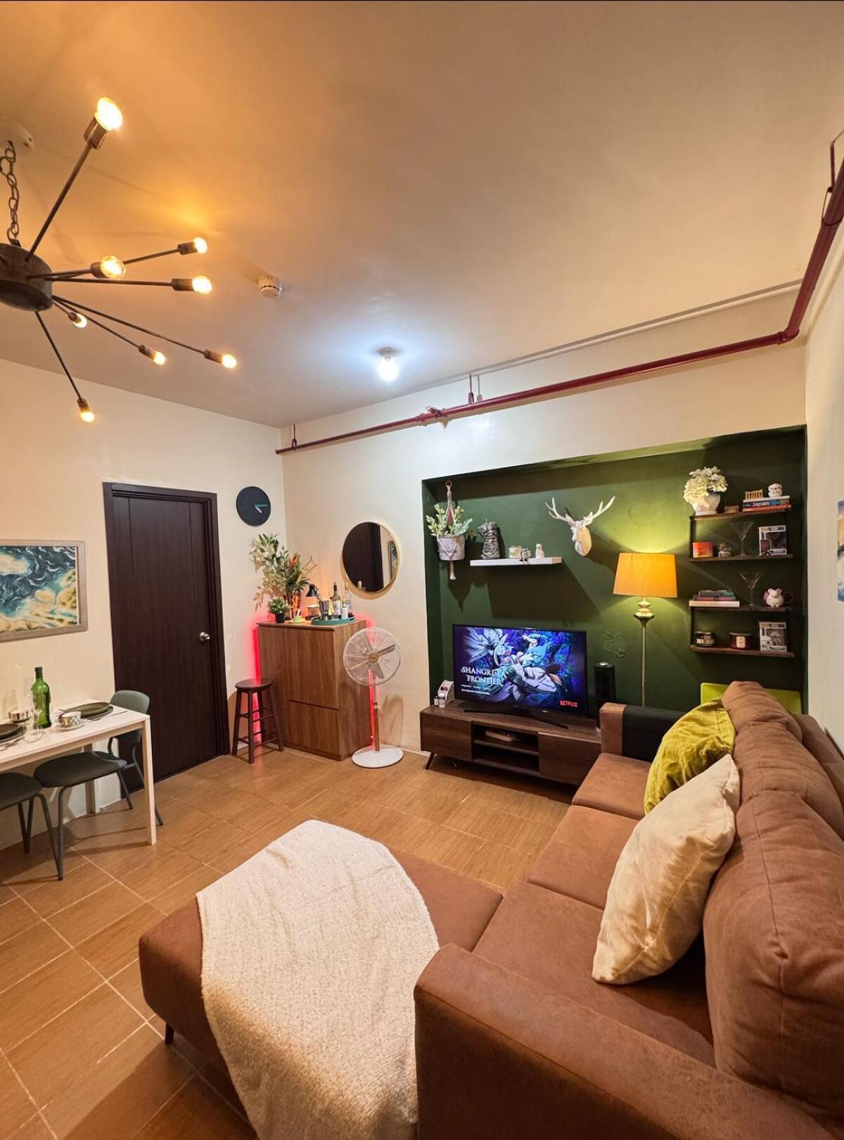 Urban Escape For & Your Pet Apartment Manila