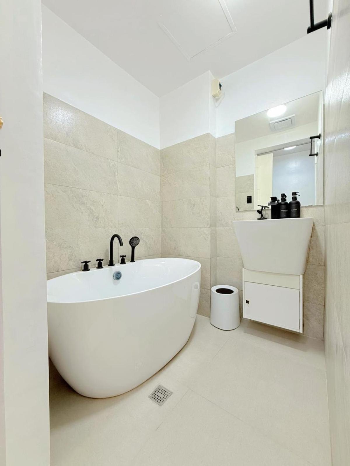 Le Luxe 102 By Ara Li Apartment *