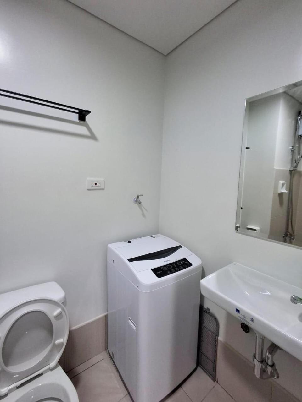 Apartment Smdc Bloom Cozy 2br Wifi & Netflix Near Naia