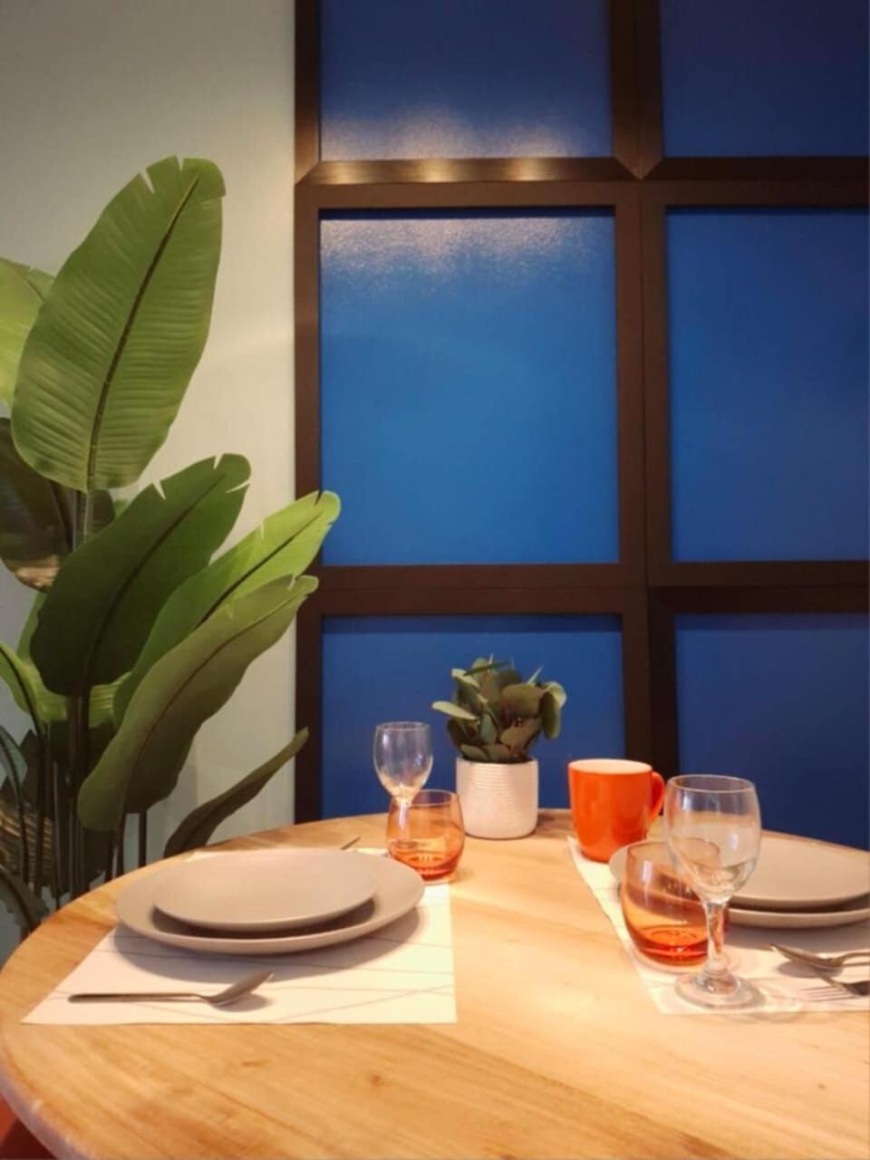 Apartment Smdc Bloom Cozy 2br Wifi & Netflix Near Naia Manila
