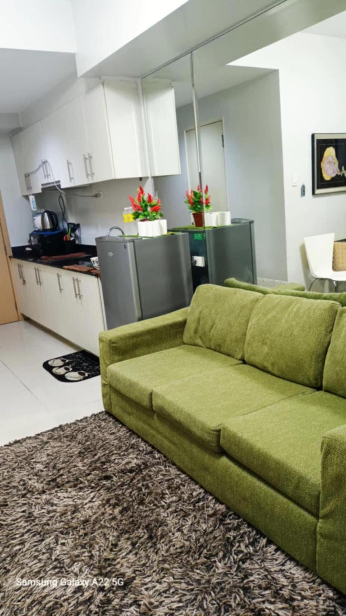 Yumi Place Staycation Aparthotel *