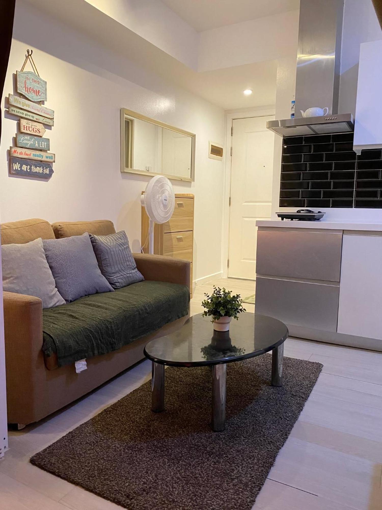 Azure Staycation By Zette Bed & Breakfast