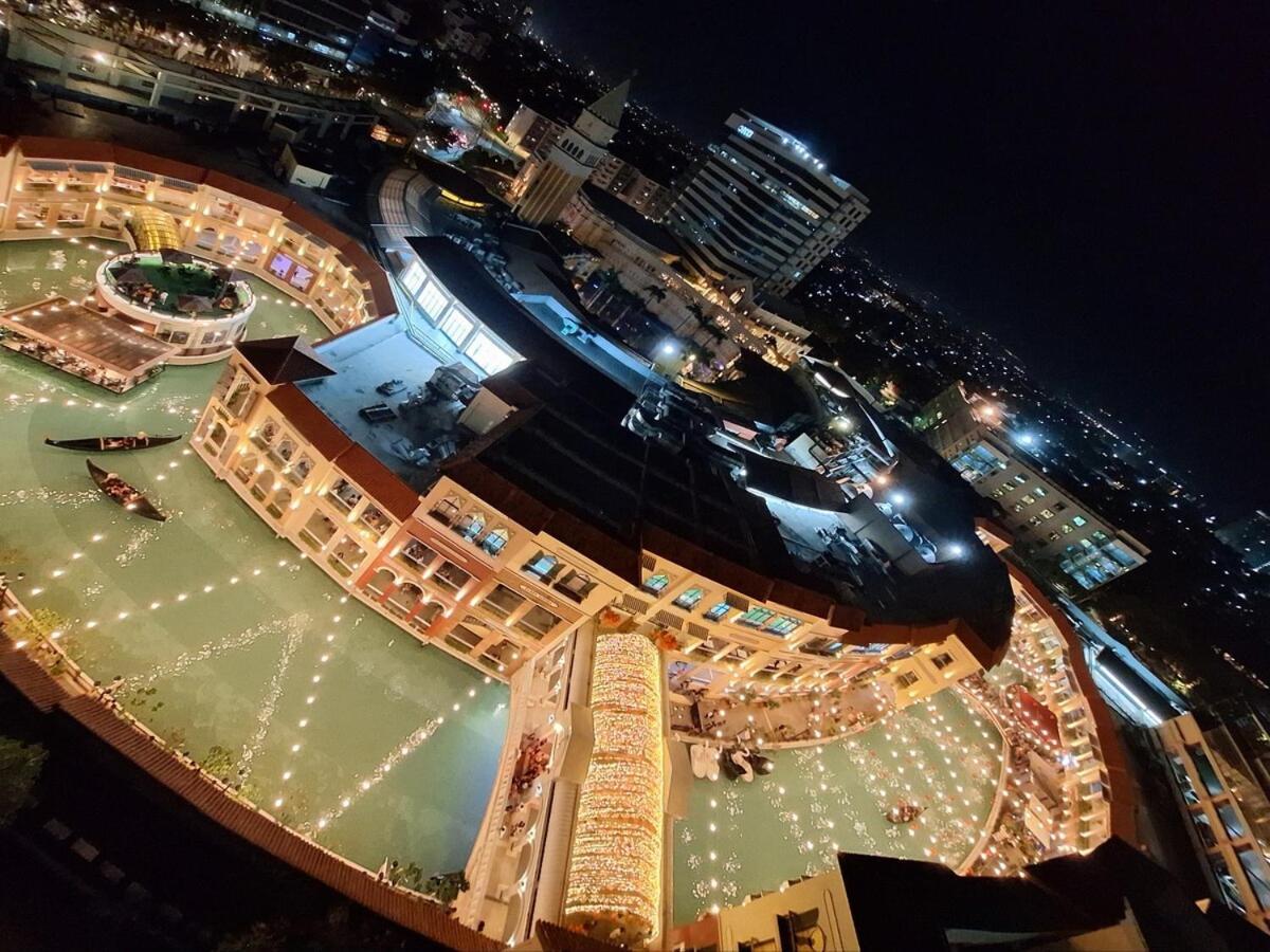 Luxury Coastal, Grand Canal View * Manila