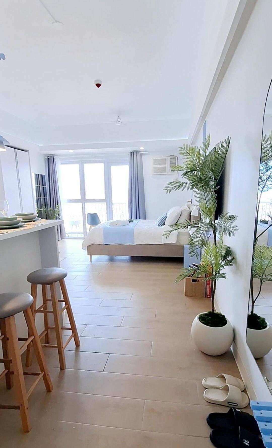 Luxury Coastal, Grand Canal View Manila