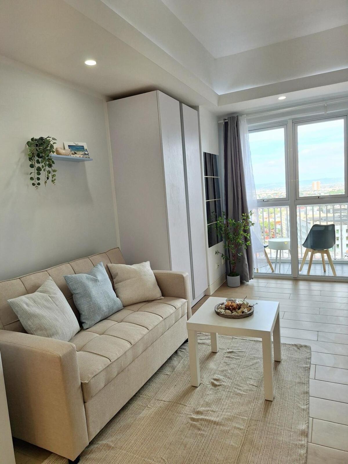 Luxury Coastal, Grand Canal View * Manila