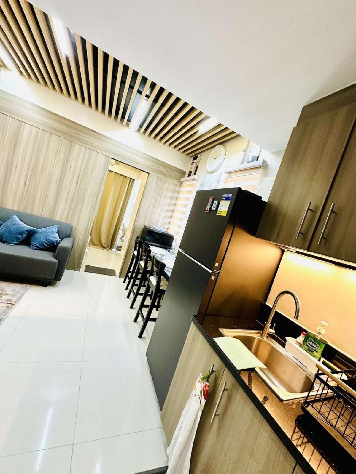 Royal Fame Residency