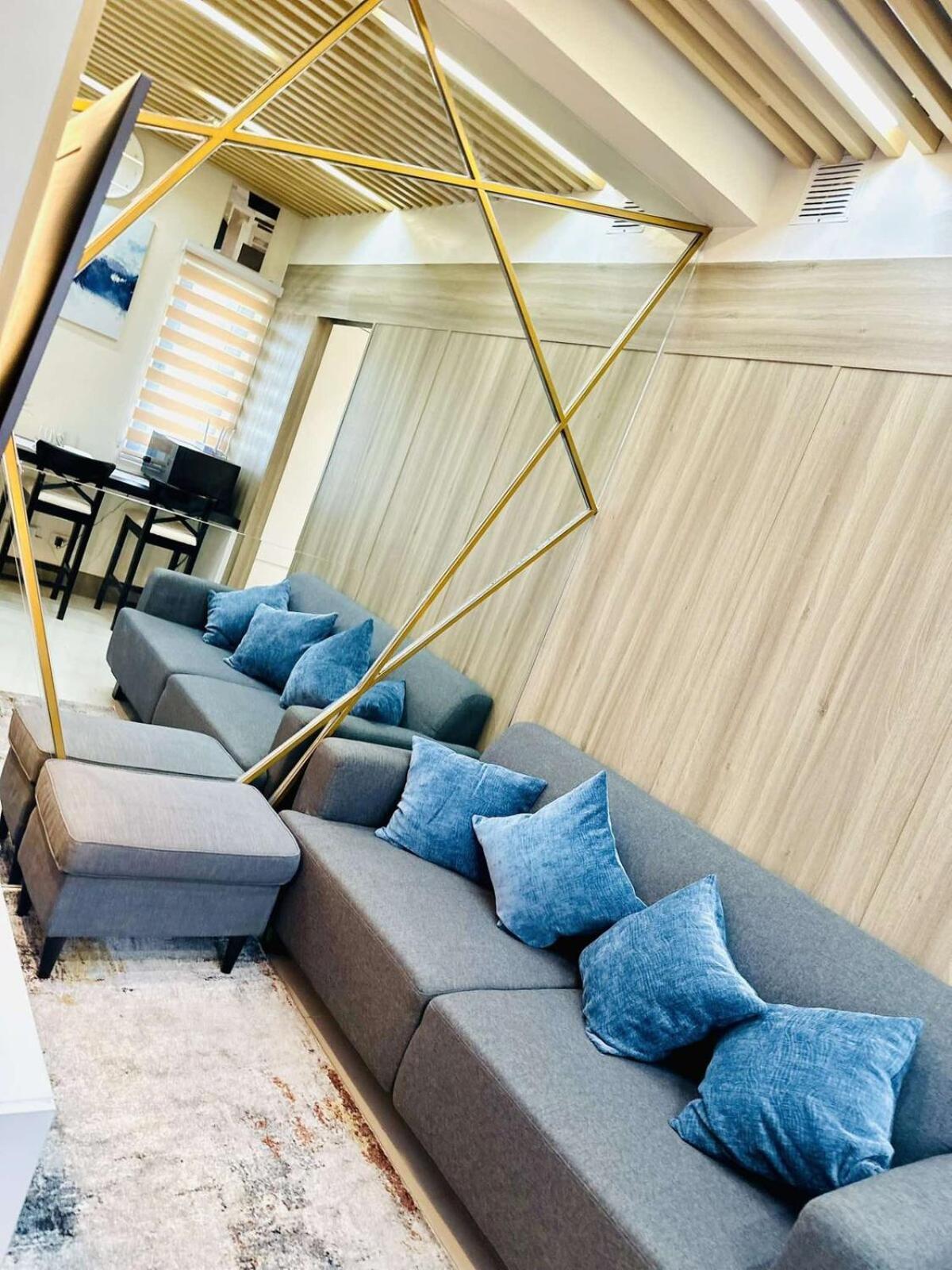 Apartment Royal Fame Residency Manila