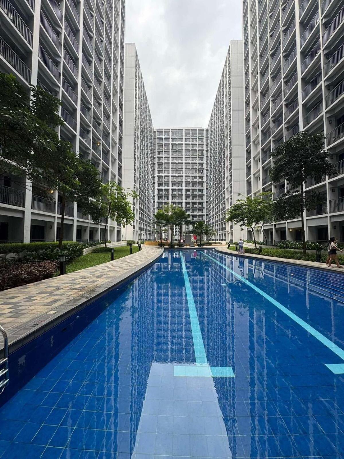 Staycation Bliss! Shore 2 B1! Apartment Manila