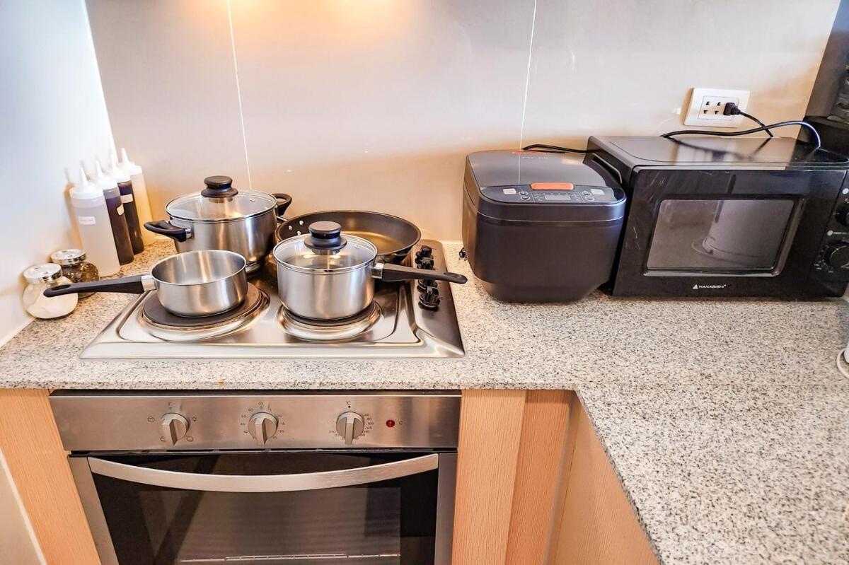 Travellers Haven 3br Bgc, Bathtub, Xbox, 200mbps * Manila
