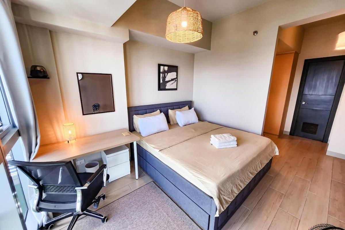 Travellers Haven 3br Bgc, Bathtub, Xbox, 200mbps Apartment Manila