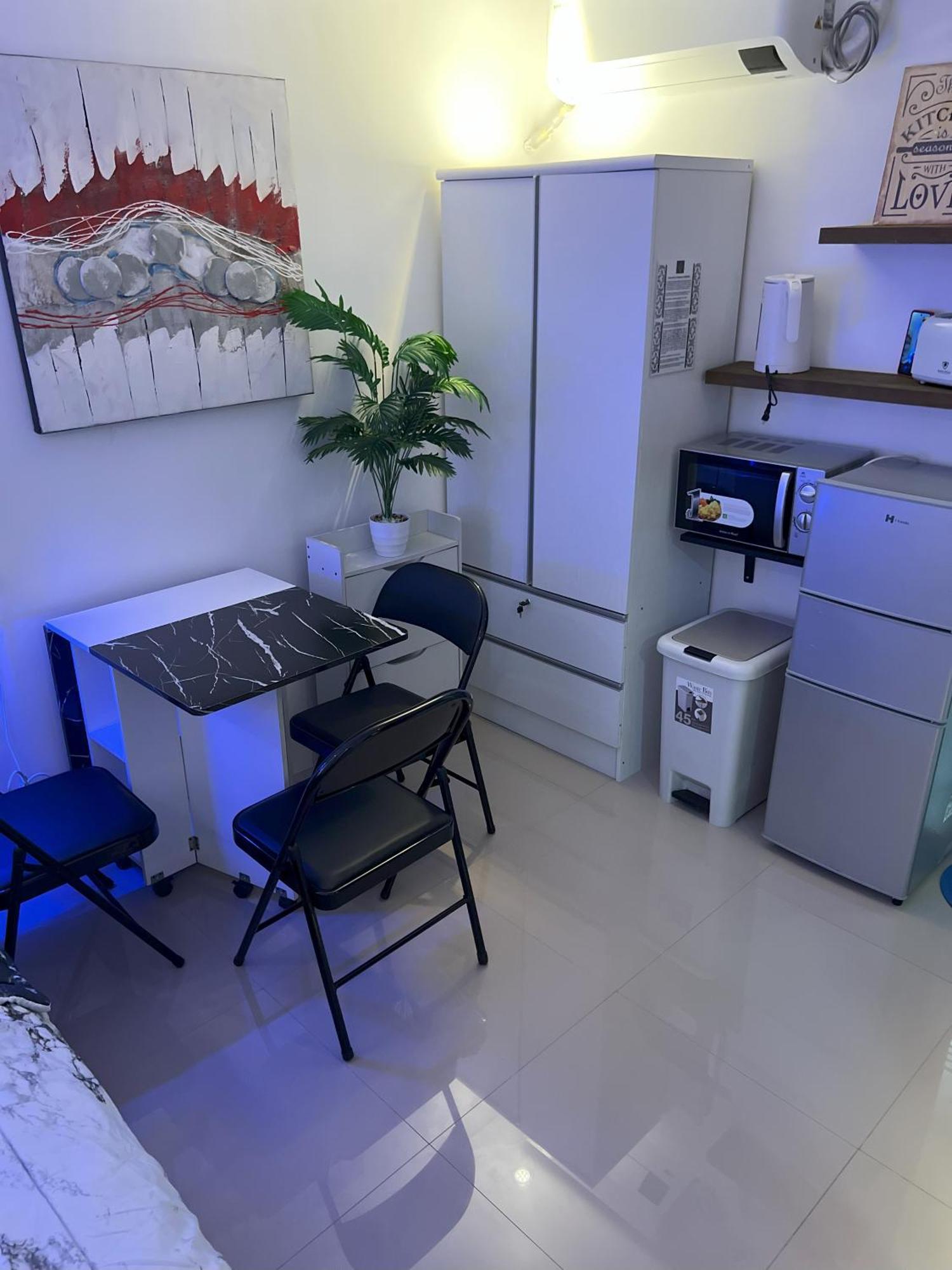 Apartment El Phillip - Pasay Near Buendia Lrt, Bus Station, Mamci