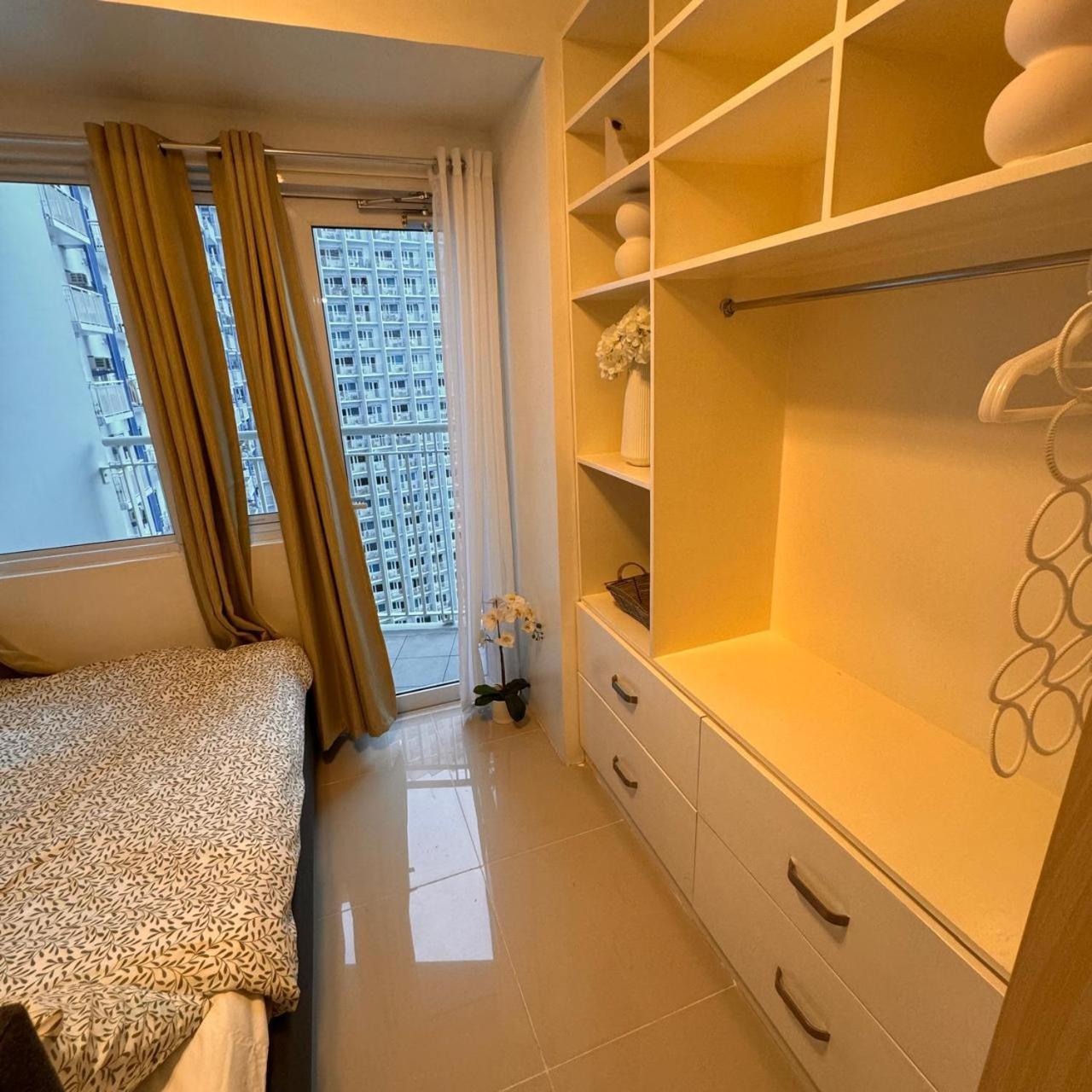 Jazz Residences Deluxe By Lynz Staycation *