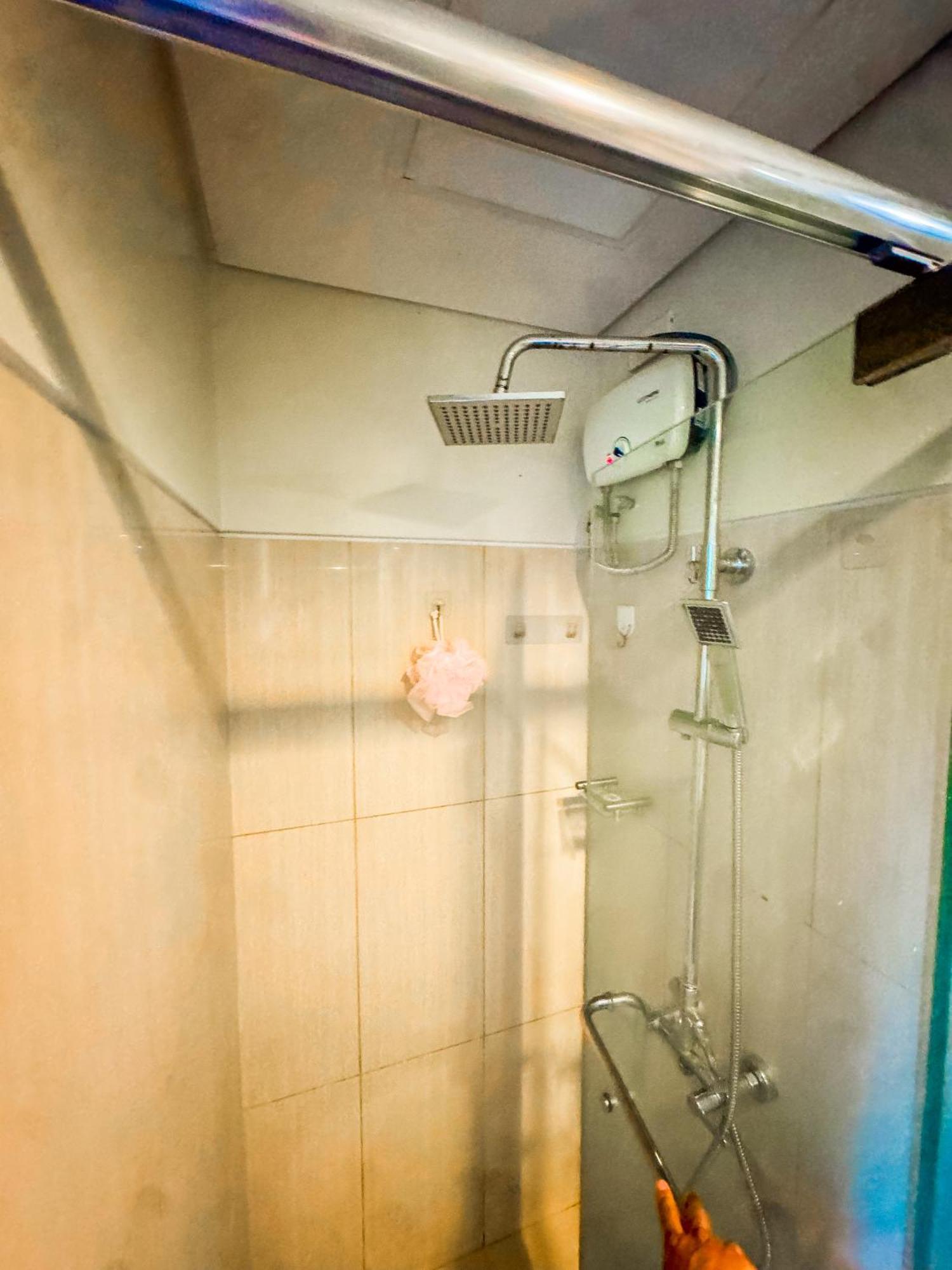 Spacious 2-6pax, And Moa Globe View * Manila