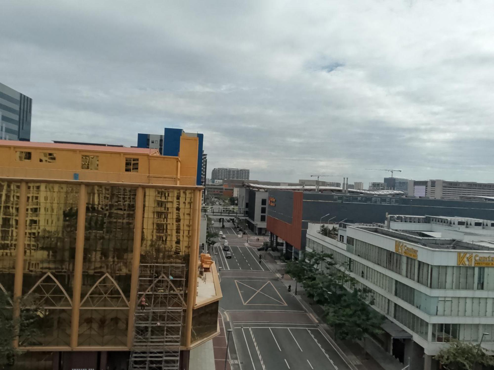 Apartment Staycation At Solemare Parksuites Tower B Near Dfa, Mall Of Asia, Ayala Mall, Parqual Mall , Cod, Conrad, Solaire, Okada Manila, & Naia,1 Bedroom Manila