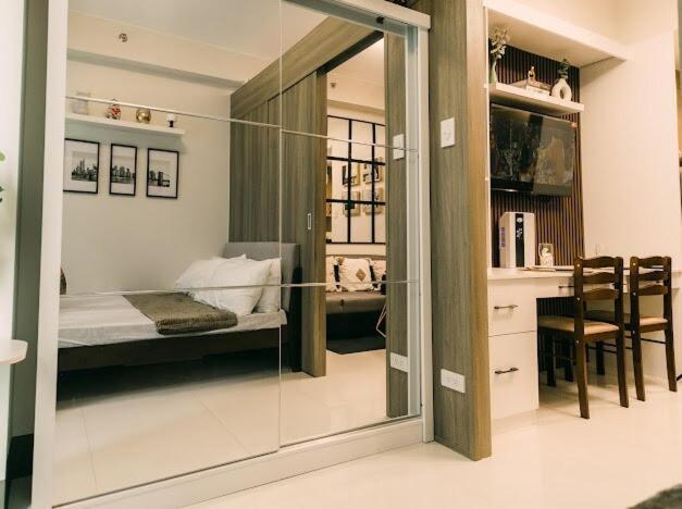 Apartment 5-star Feel And Step In Luxury At Fame Residences Manila