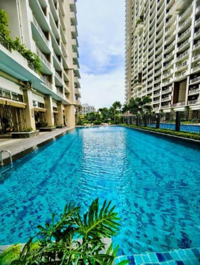 Vincondotel Near Bgc 2br Fairlane 921 Manila
