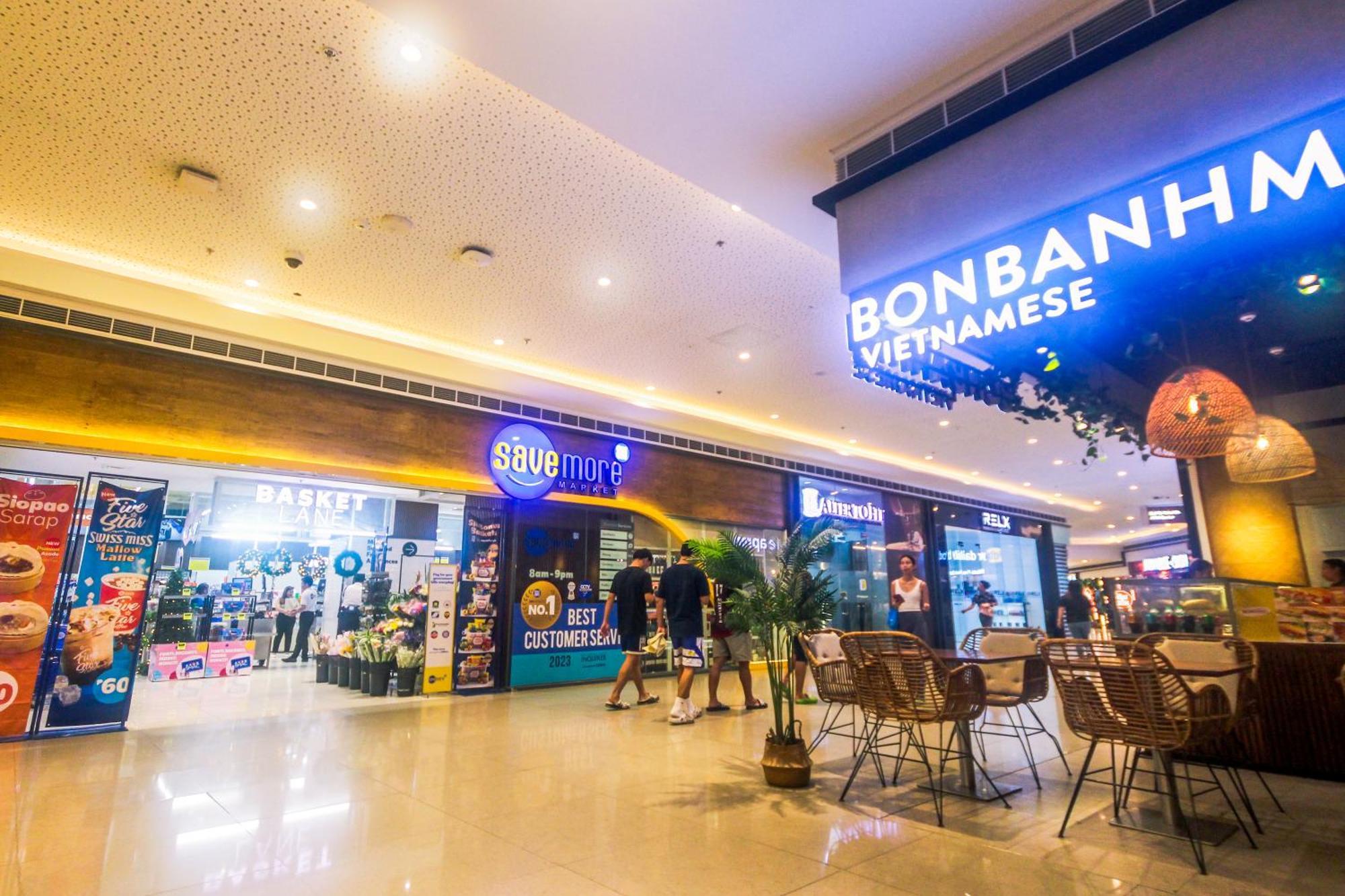 The Laughing Loft Cosmopolitan Comfort Gym Swim Park 2428 Manila