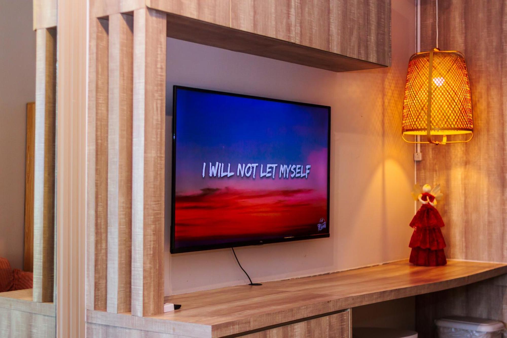 The Laughing Loft Cosmopolitan Comfort Gym Swim Park 2428 Apartment Manila