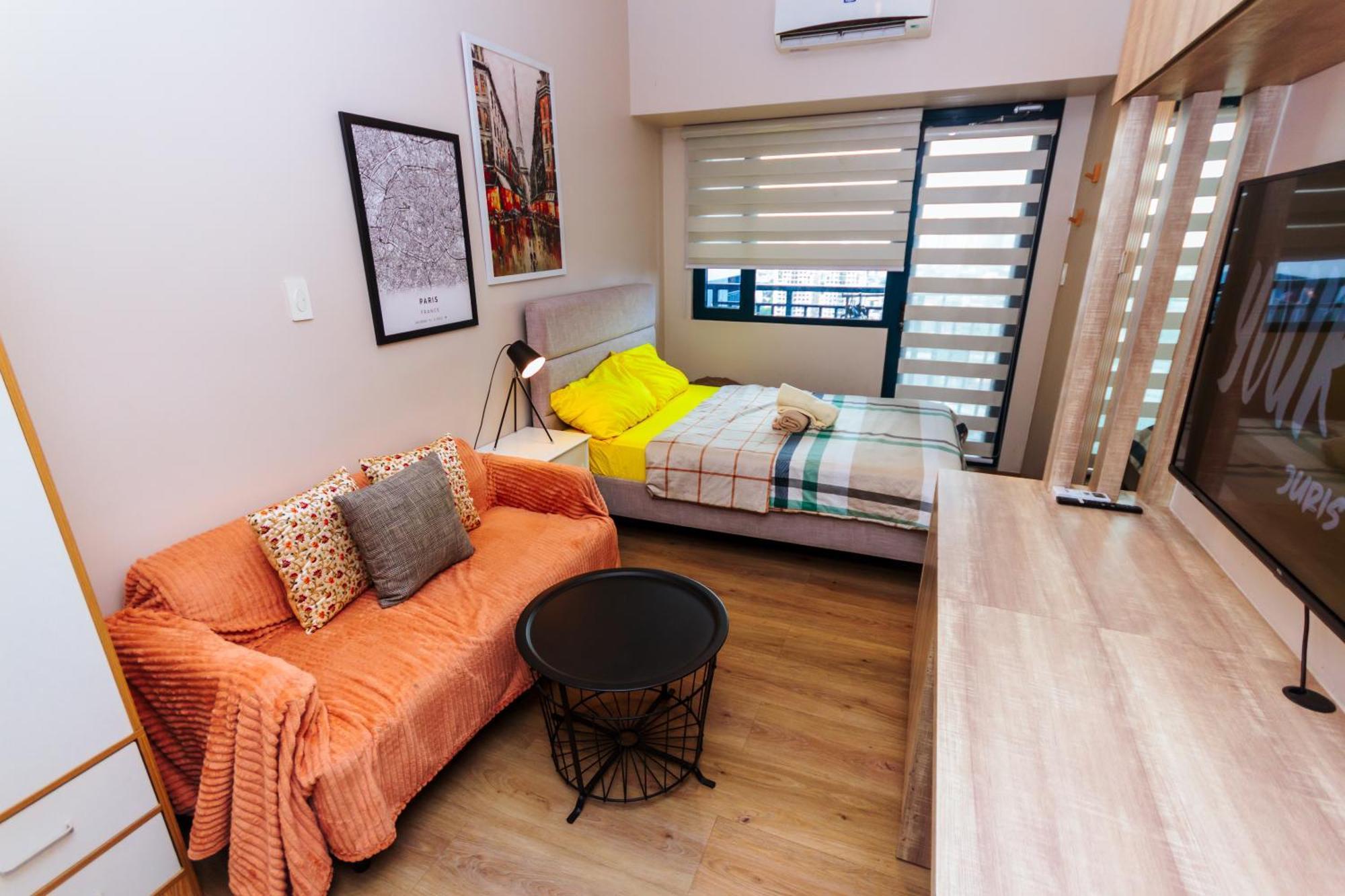 The Laughing Loft Cosmopolitan Comfort Gym Swim Park 2428 Apartment Manila