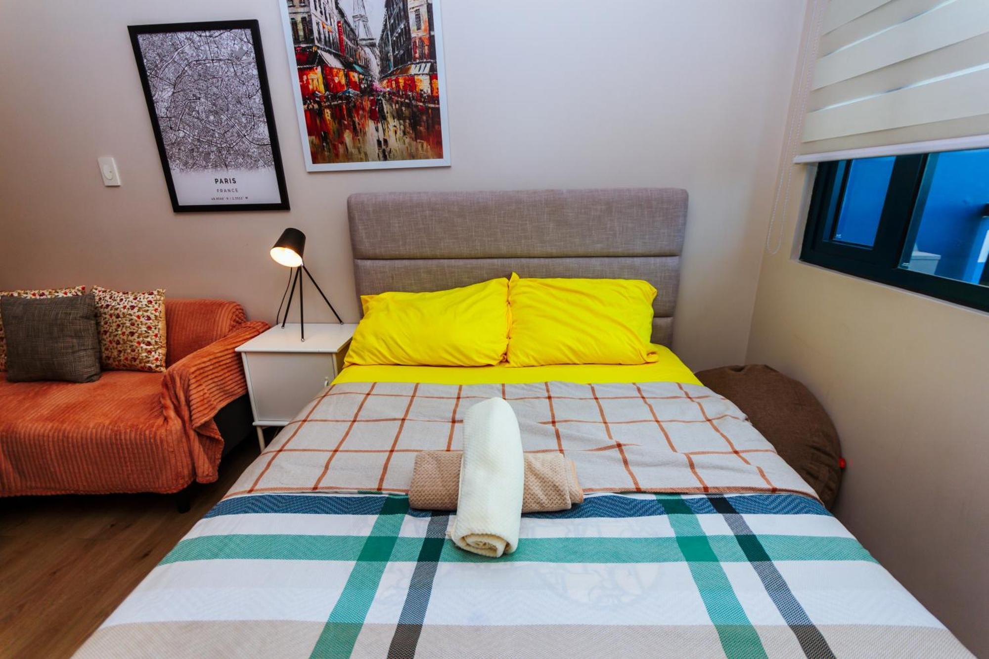 The Laughing Loft Cosmopolitan Comfort Gym Swim Park 2428 Apartment