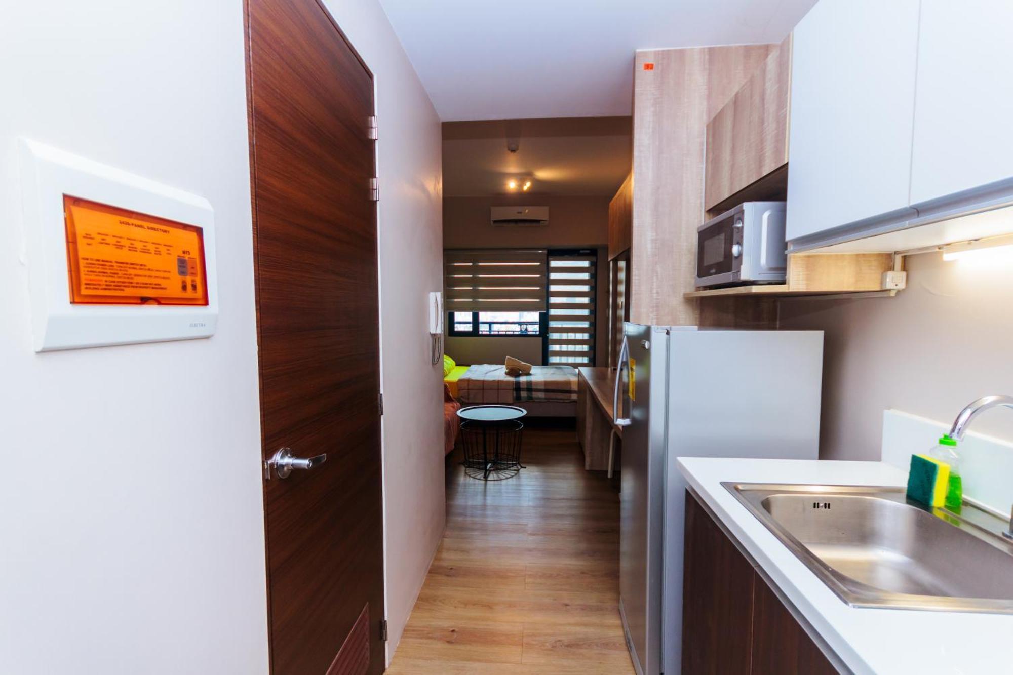 The Laughing Loft Cosmopolitan Comfort Gym Swim Park 2428 Apartment *