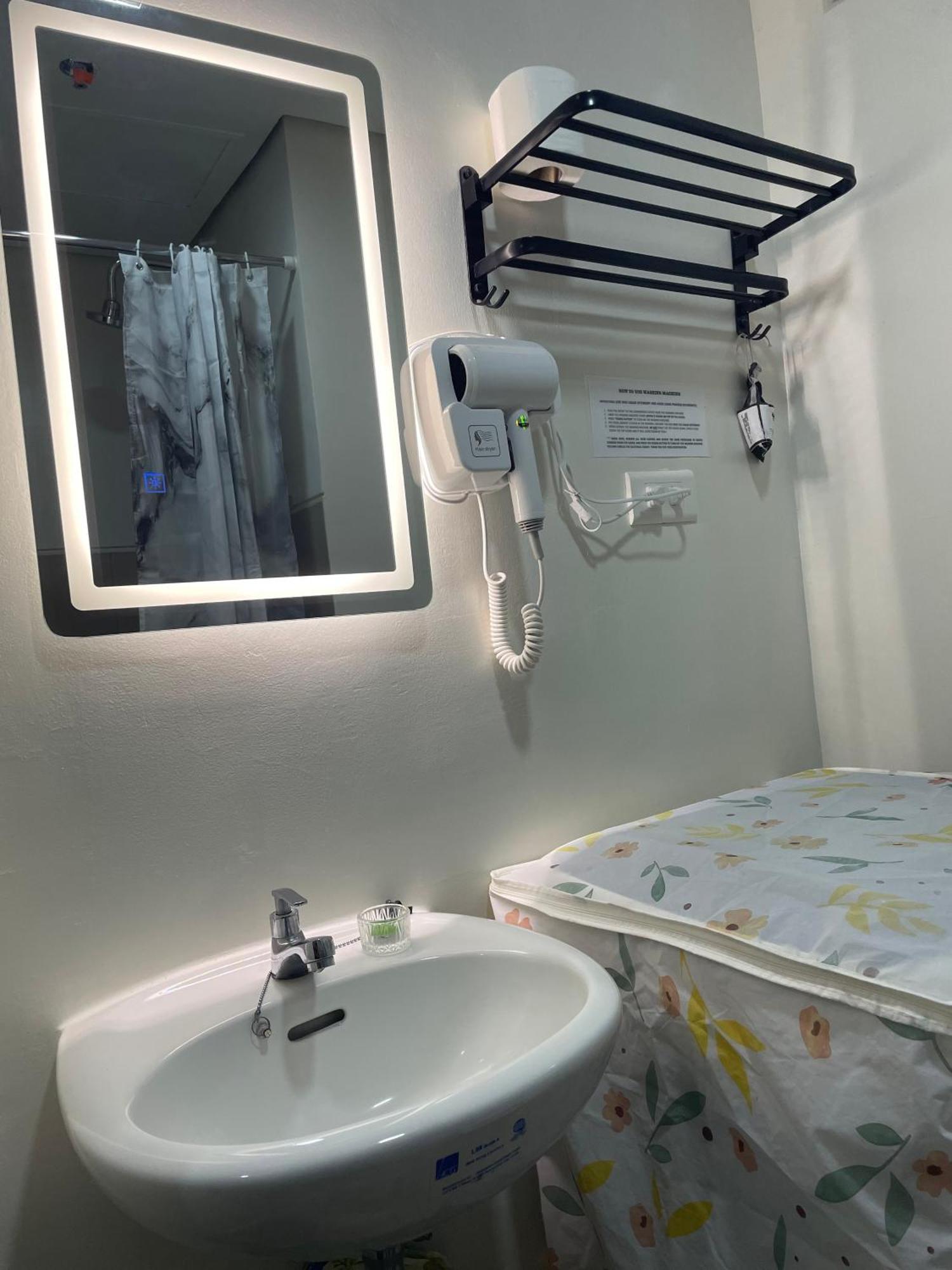 Paranaque Staycation At Spring Residences T3 U1231 * Manila