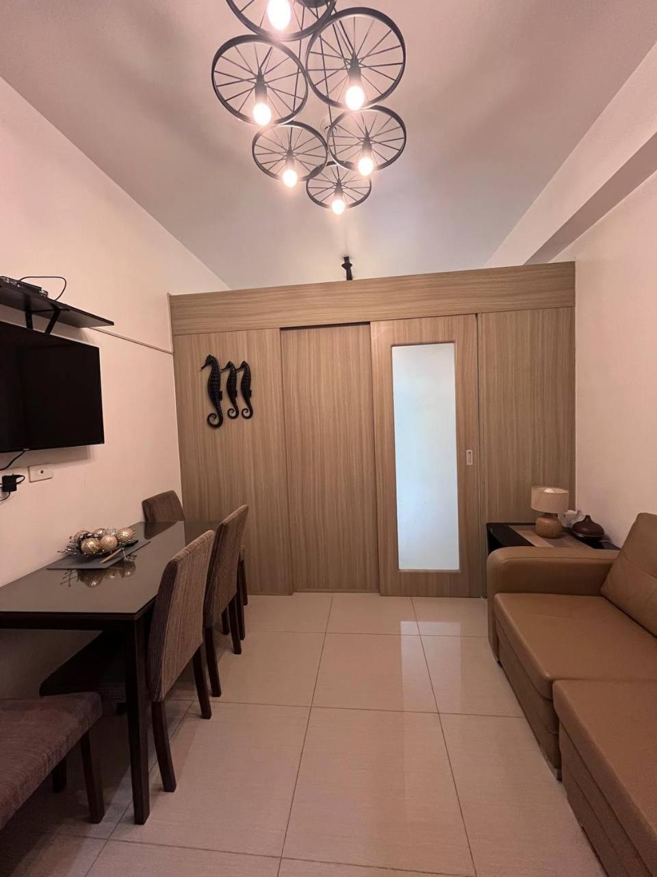 Biglaang Lakad By Metro Staycation Aparthotel