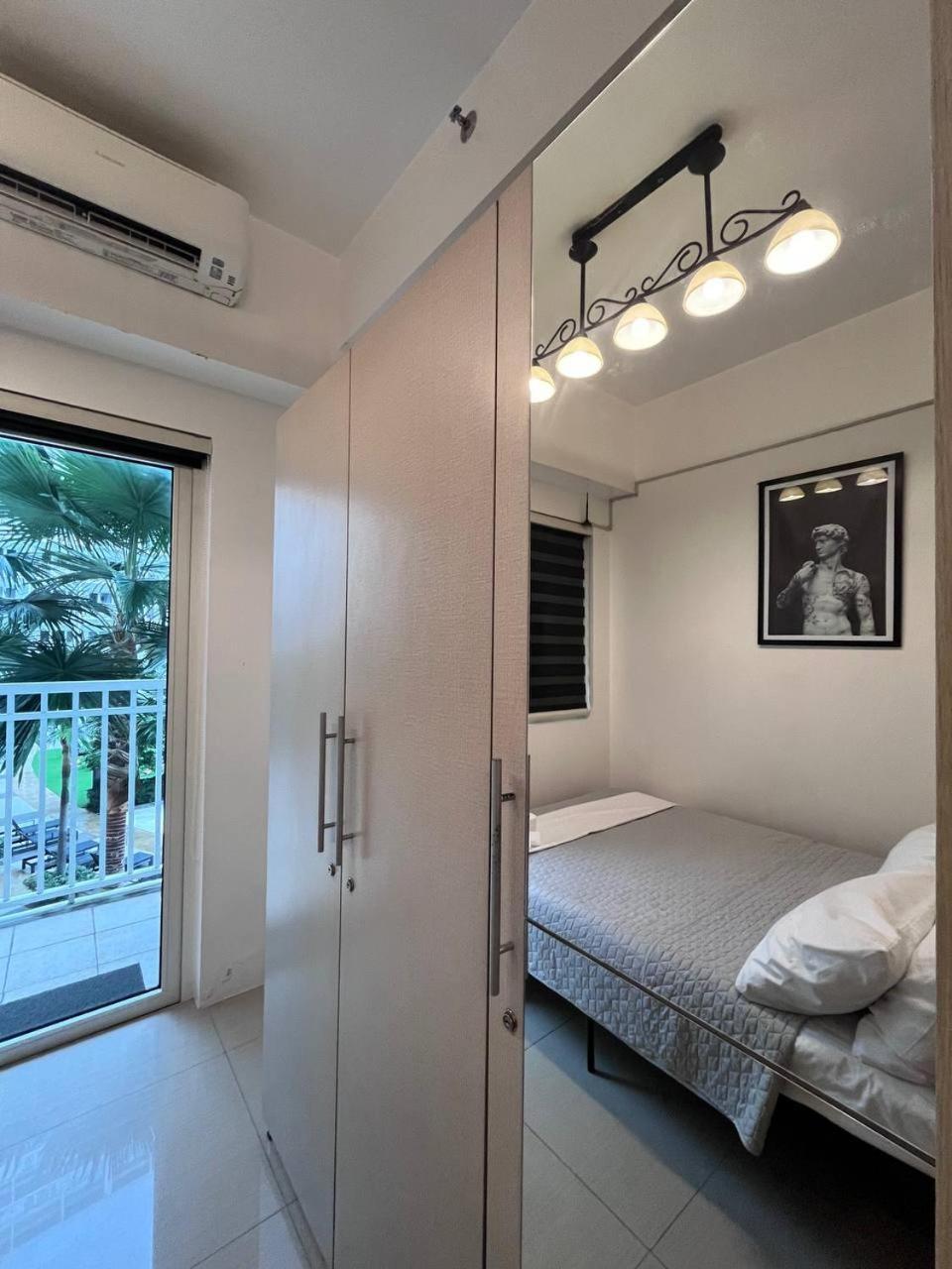 Biglaang Lakad By Metro Staycation Aparthotel