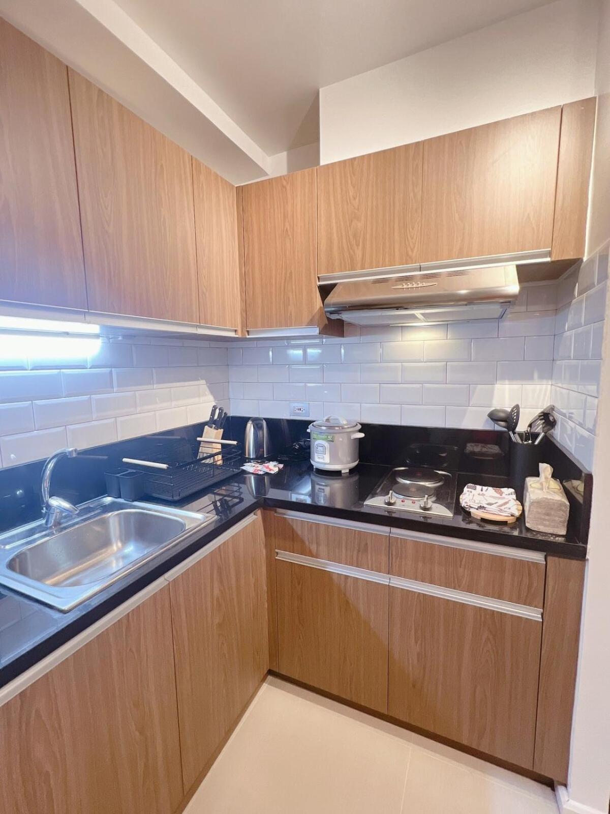 Modern Near Us Embassy Apartment *