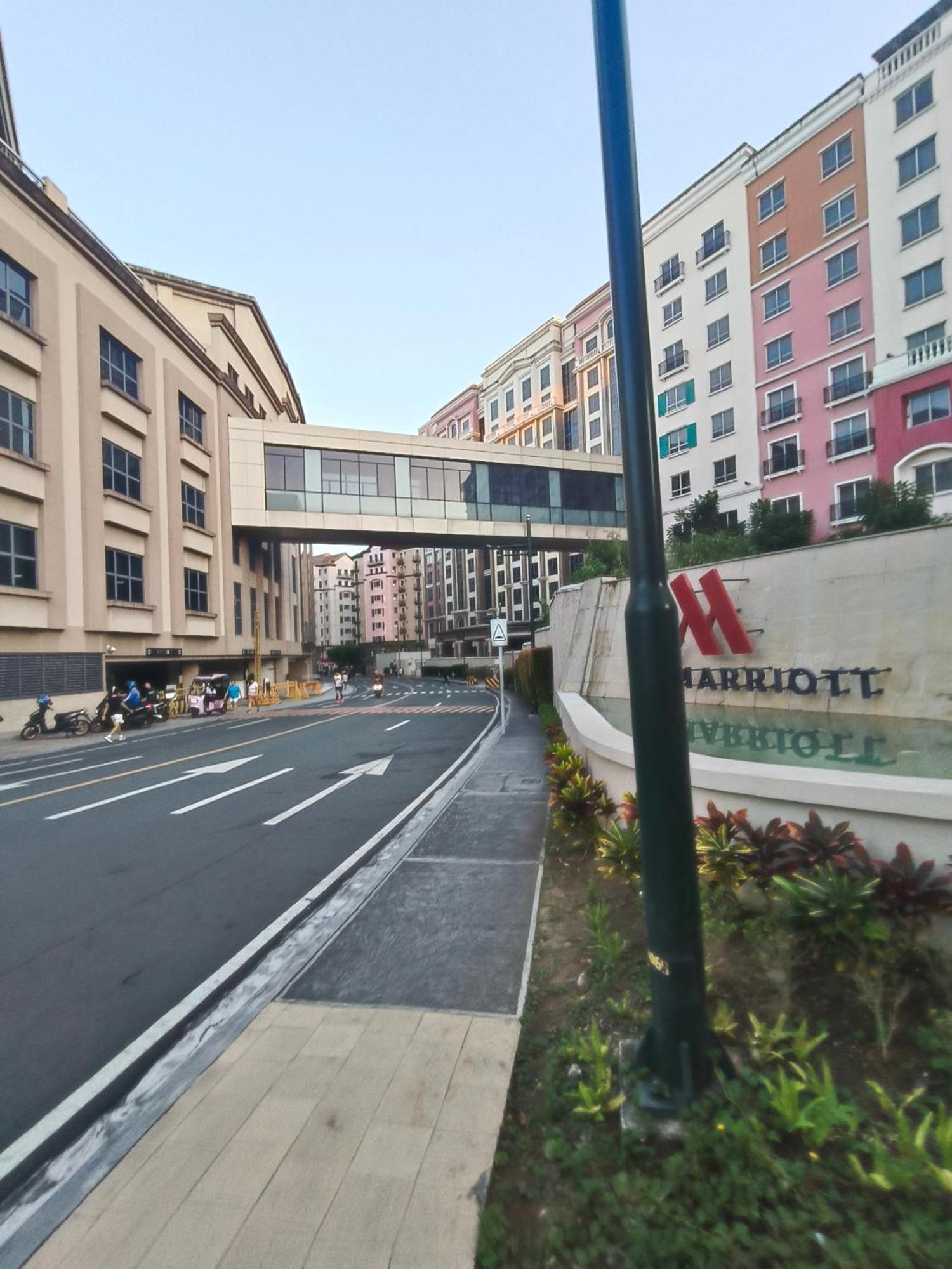 Condotel By Ldn Across Naia Terminal 3 Hotel *