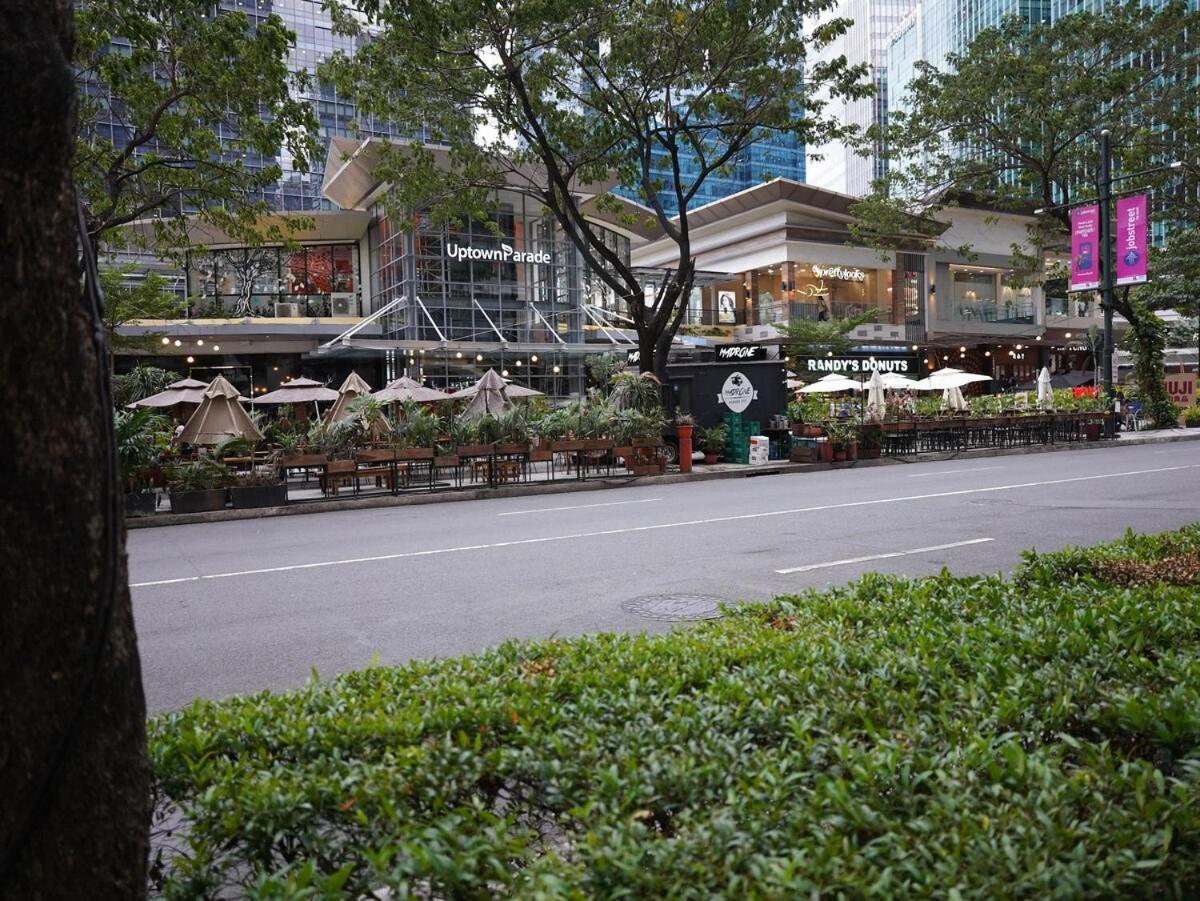 Luxury 2-bedroom At Bgc Uptown Apartment *