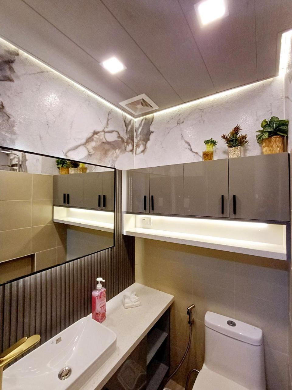 Aparthotel Daily Rent Near Naia Airport And Mall Of