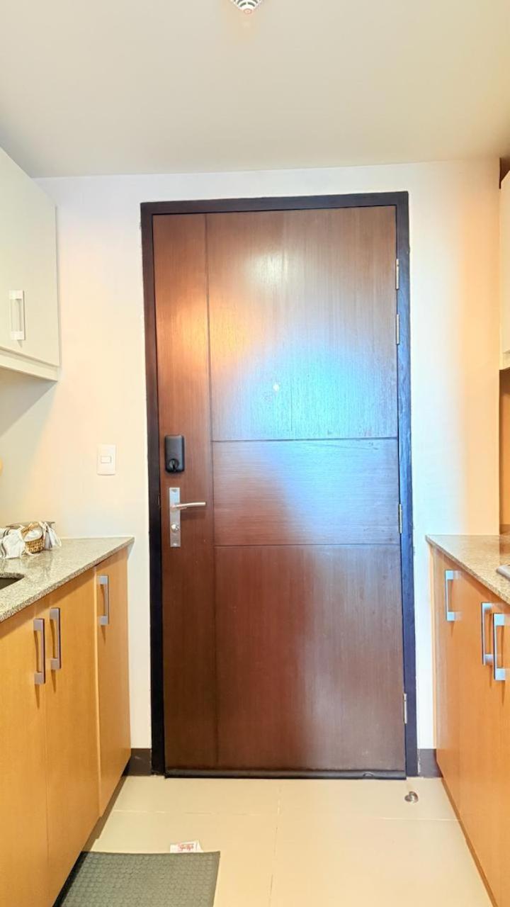 Apartment Uptown Parksuites Tower One - Bgc Taguig, Manila