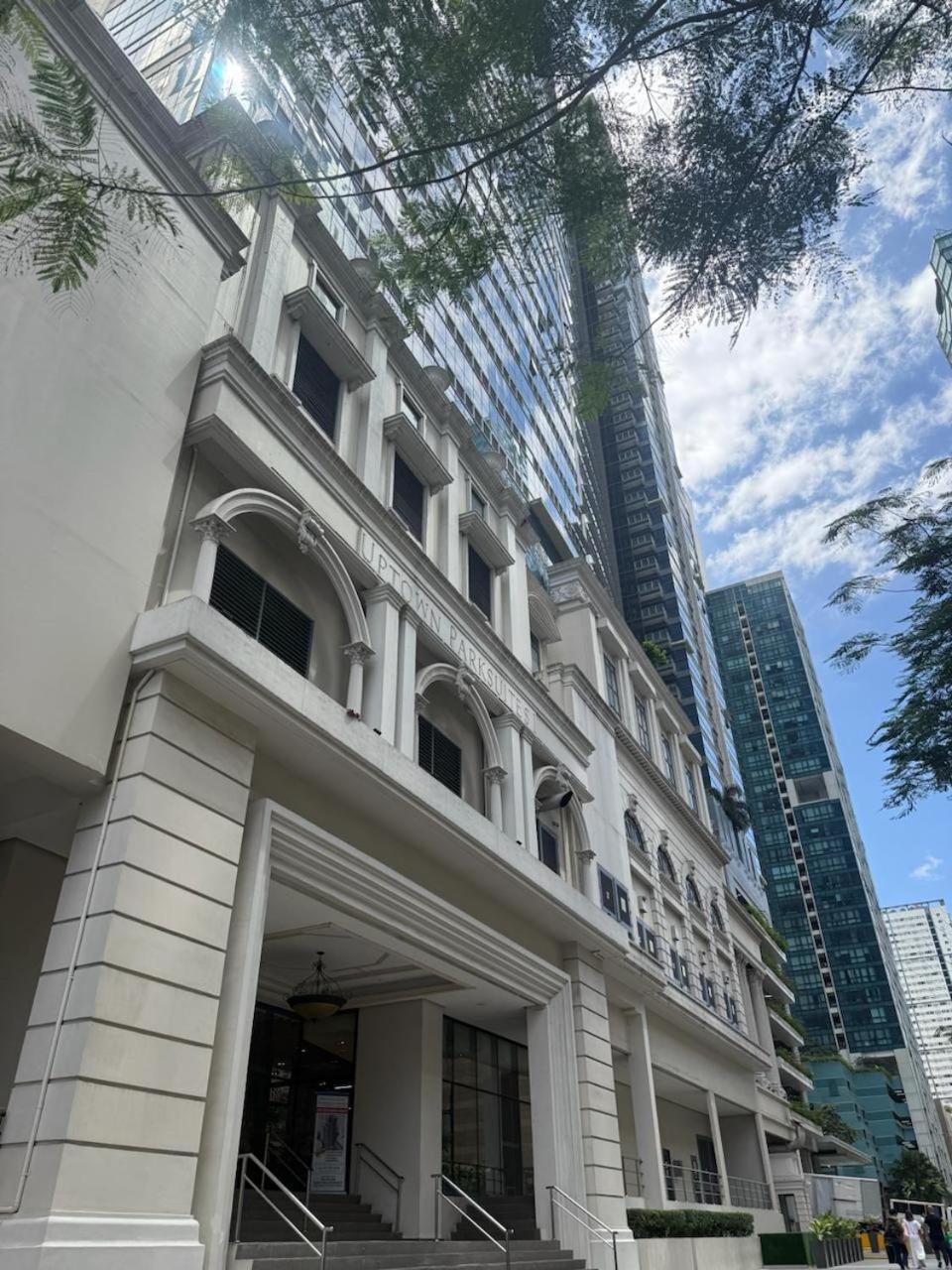 Uptown Parksuites Tower One - Bgc Taguig, Apartment Manila