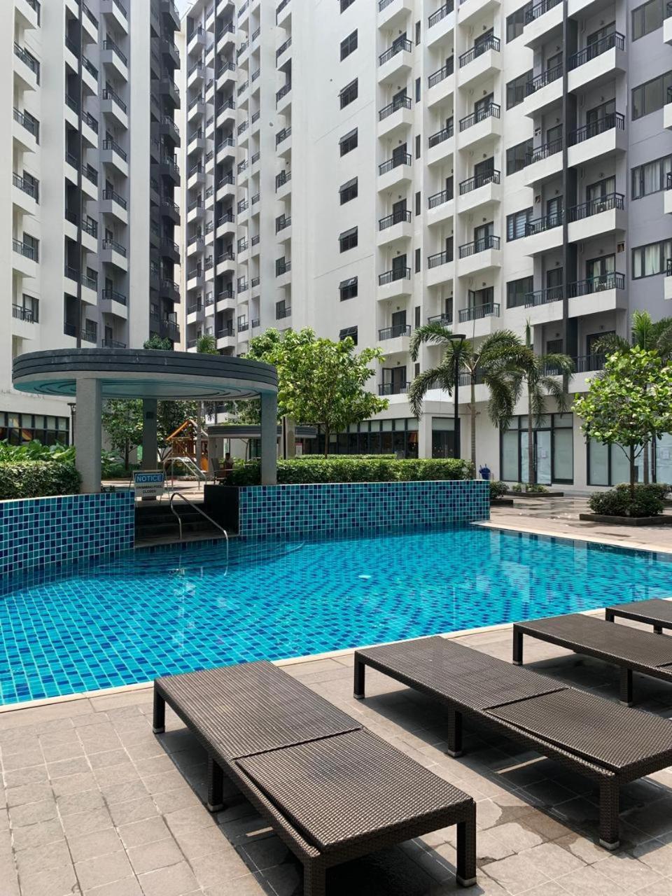 Apartment Paranaque Staycation At Spring Residences T3 U1231 *