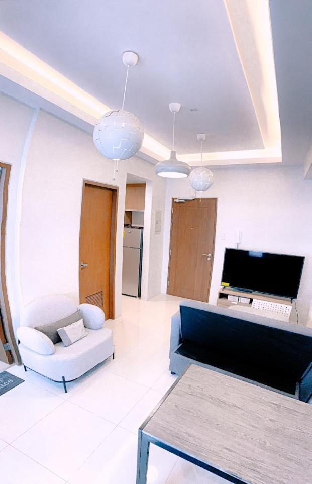 Homey 1bedroom Bgc - Minimum 2 Nights Apartment *
