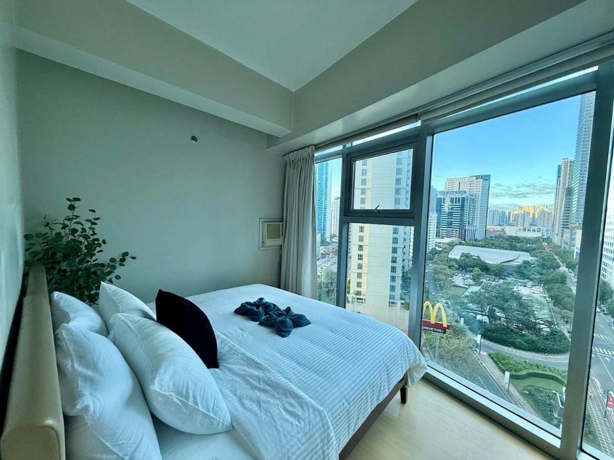 Apartment Palms Paradise With The View Of Bgc Netflix *