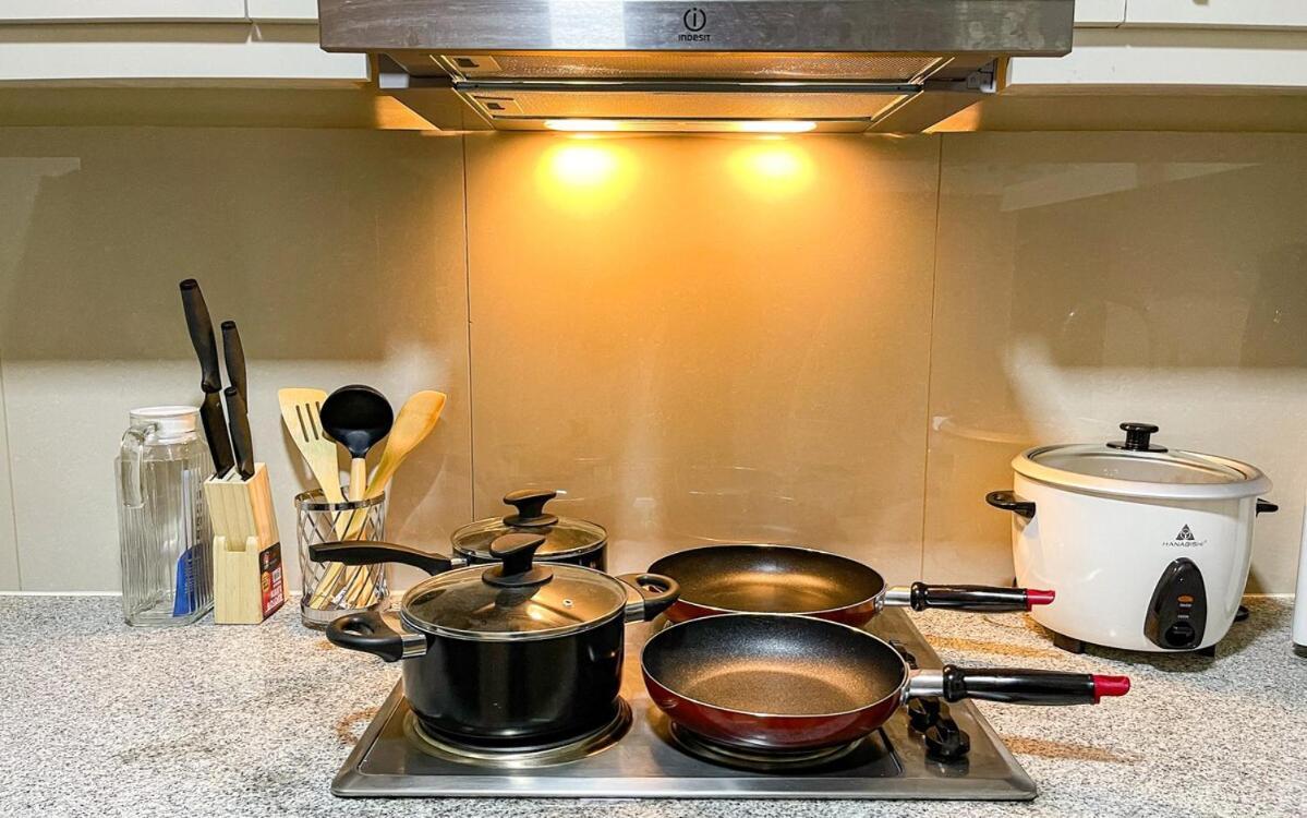 Cozy 2br In Uptown Bgc With Ps4 And Walking Distance To Malls And Restaurants Apartamento *