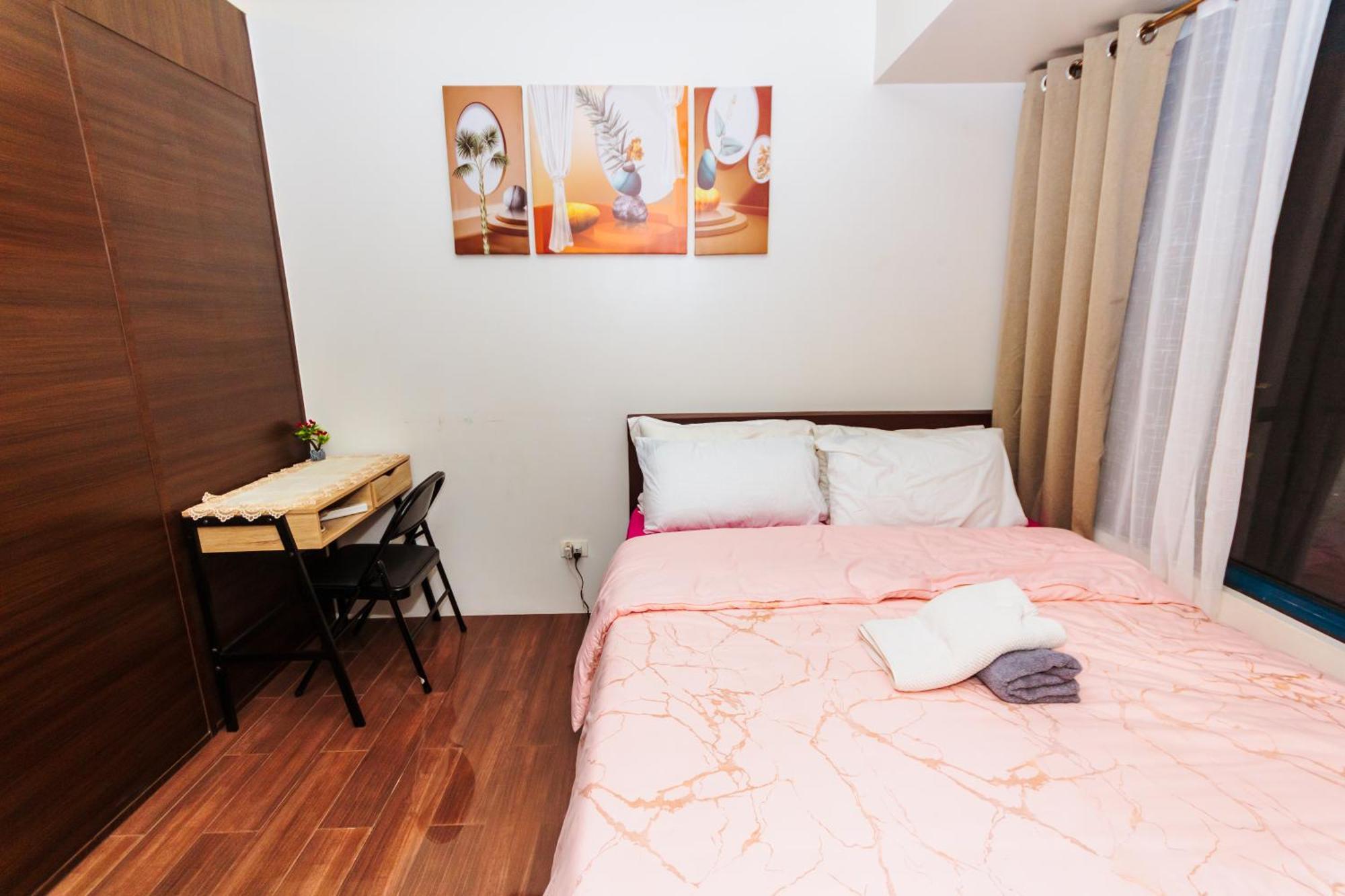 Witty Weekend Retreat Quirk Cozy *
