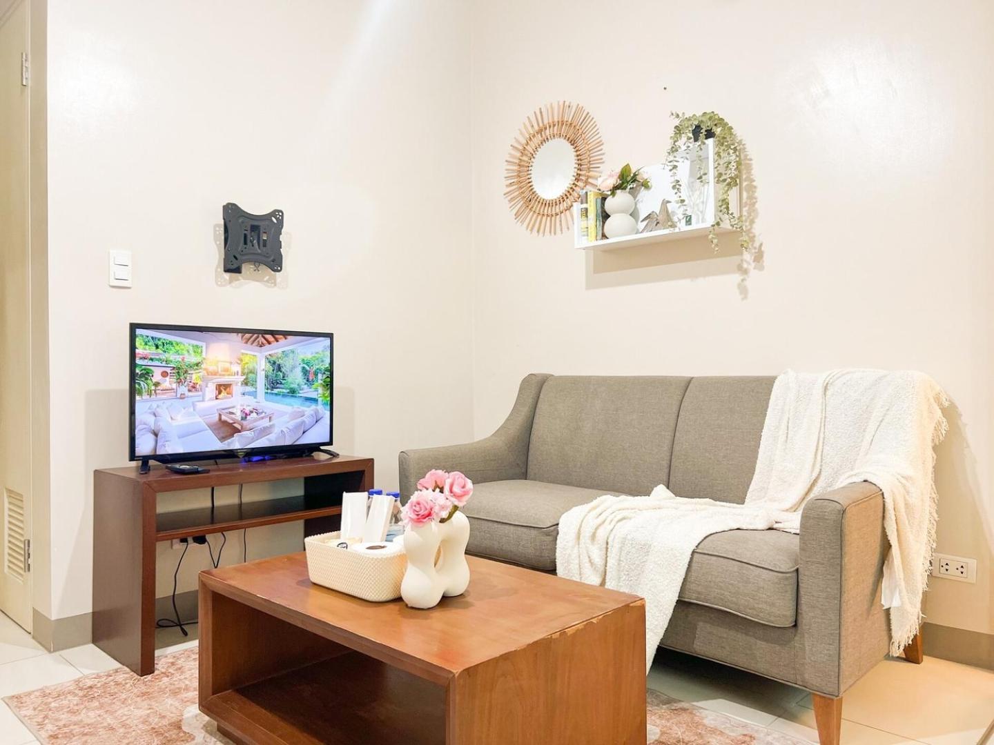 Bgc Near Uptown Mall, Grand Hyatt #ournw25b Holiday home Manila