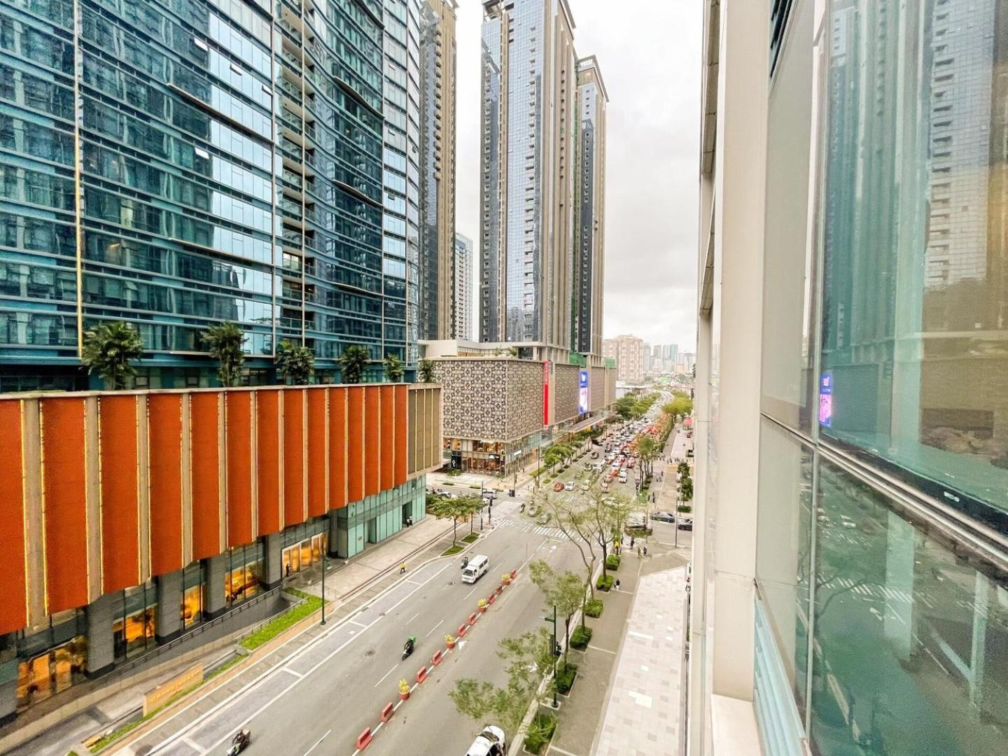 Bgc 1br Across Uptown Mall, Hyatt #oursw7b2 Holiday home *