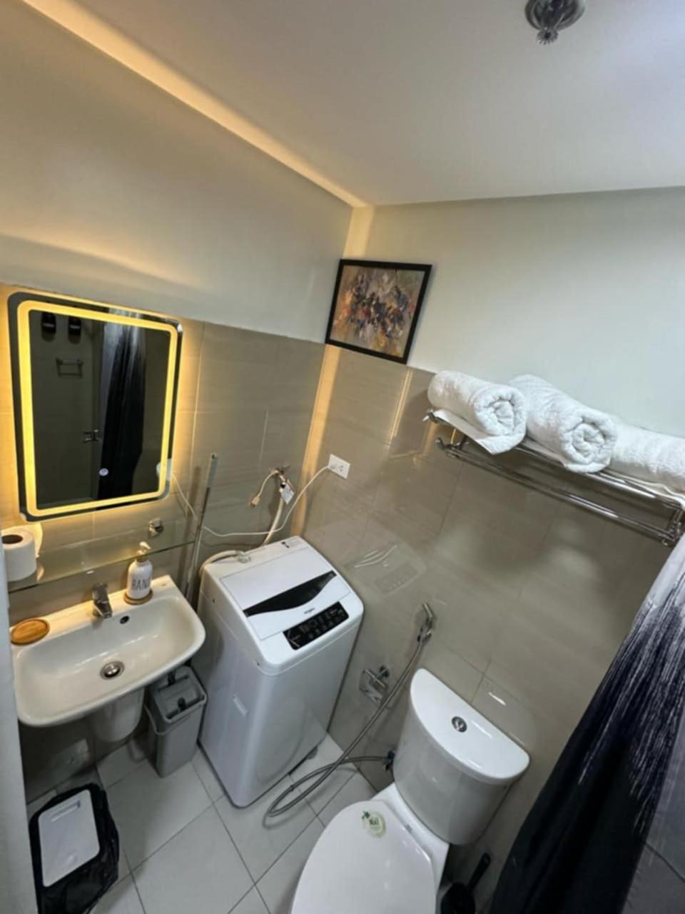 One Bedroom Near Moa Apartment Manila